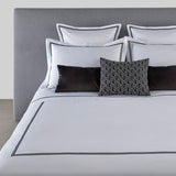 Drap pour lit King Size en satin lisse 300 fils New York, 270x300 cm - Frette